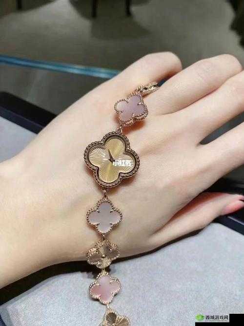 Alhambra 四叶草:永恒魅力的象征